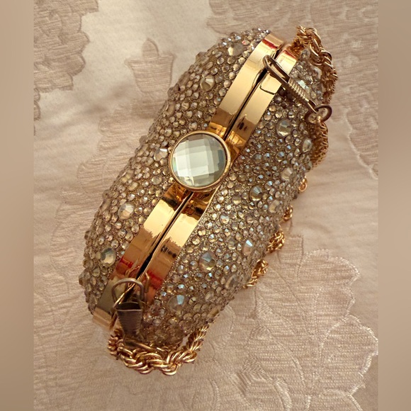 Gold Crystal Embellished Heart Clutch - Picture 2 of 9